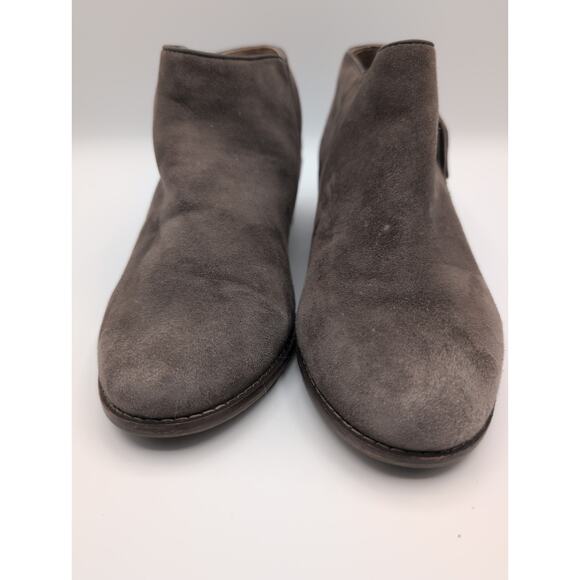 Vionic | Joy Serena Weather Resistant Suede Chelsea Boots with Zipper | 8.5 - Picture 3 of 7